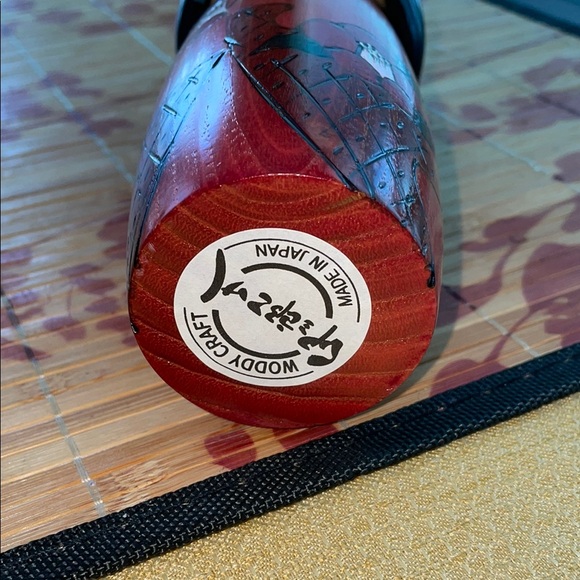 Beautiful kokeshi with kimono and flowers. - Picture 7 of 7